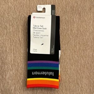 Lululemon Tale to Tell Mid Crew Socks, sz M/L